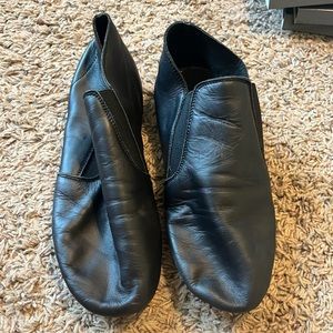 Revolution womans black jazz shoes. size 9